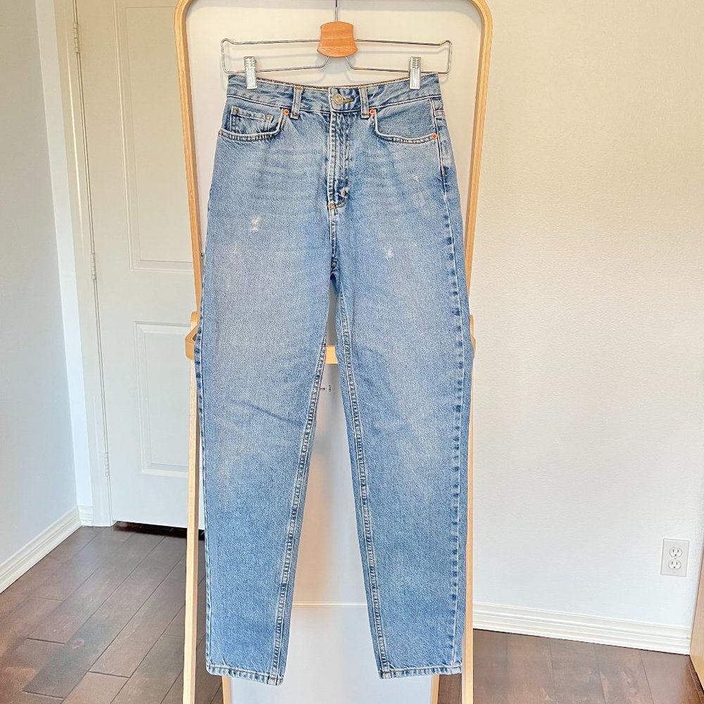 BDG Urban Outfitters Blue High-Rise Mom Jeans